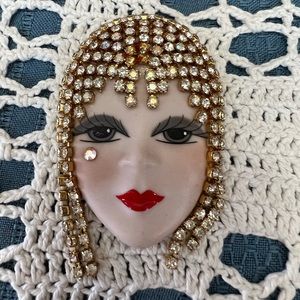 Vintage Flapper brooch made In USA 🇺🇸 with Swarovski crystals and hand painted